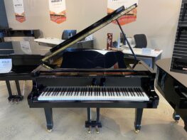 Yamaha G2E (Polished Ebony) - USED