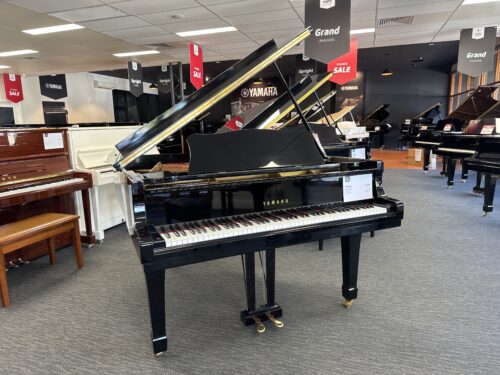 Yamaha G3 (Polished Ebony) - USED